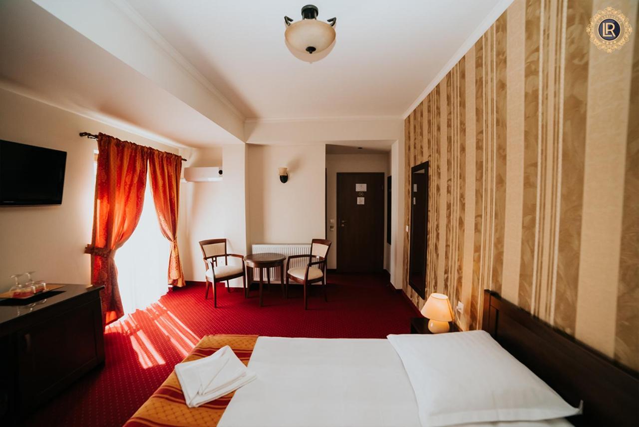 Guest house La Rezidenta