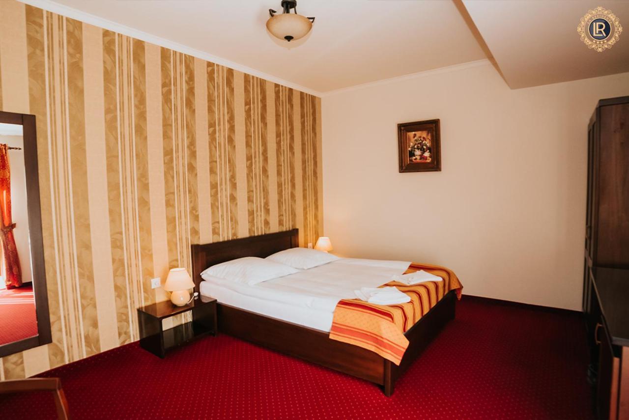 Guest house La Rezidenta
