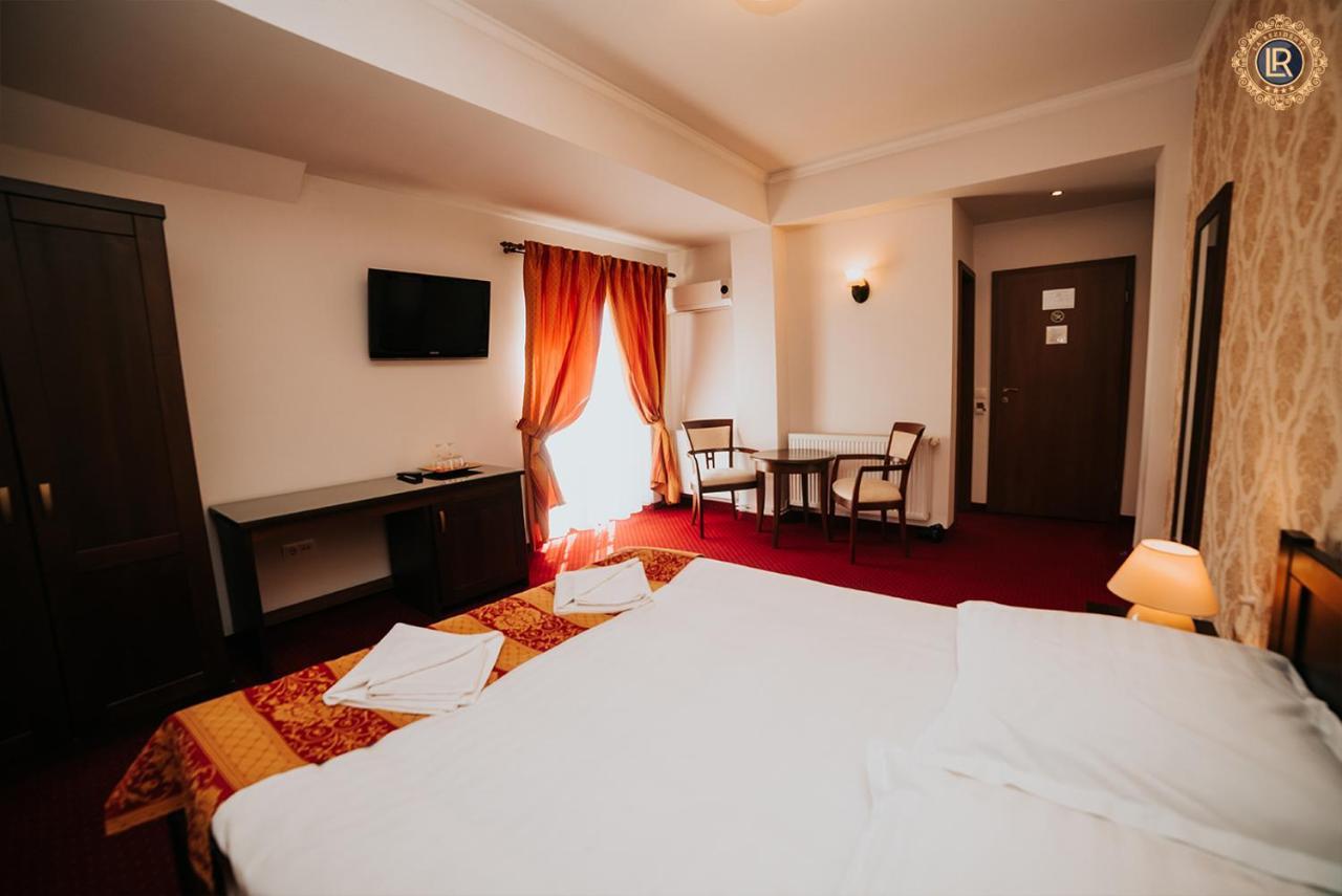 Guest house La Rezidenta