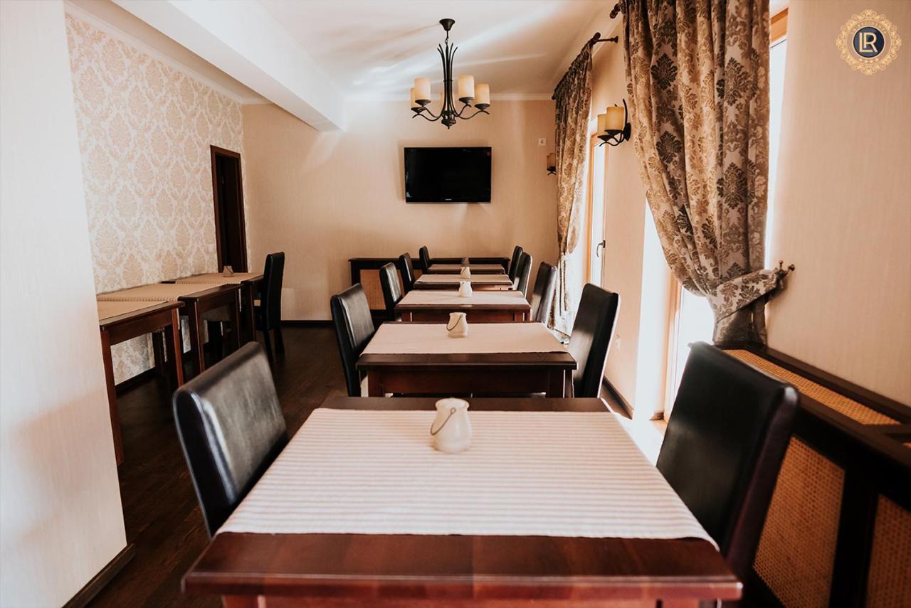 Guest house La Rezidenta