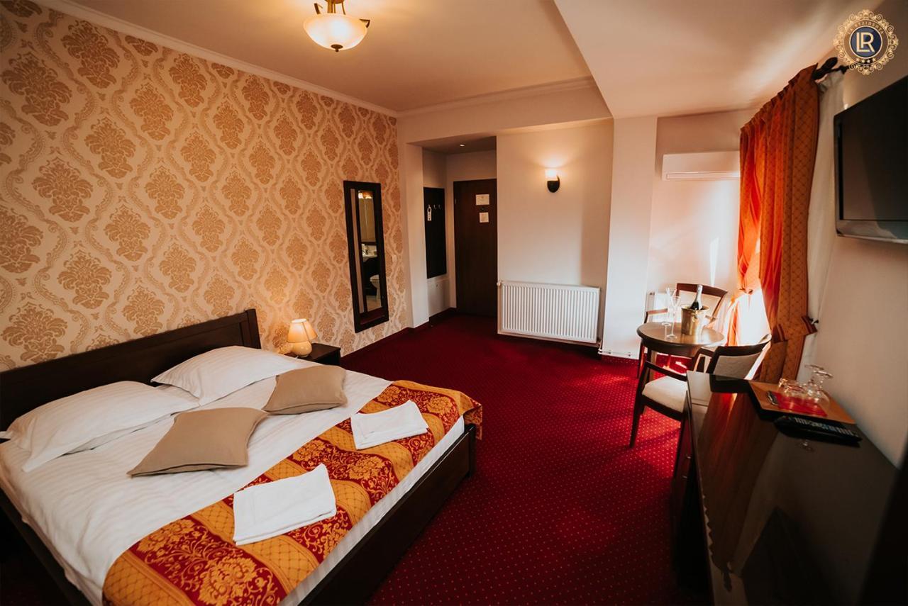 Guest house La Rezidenta 4*